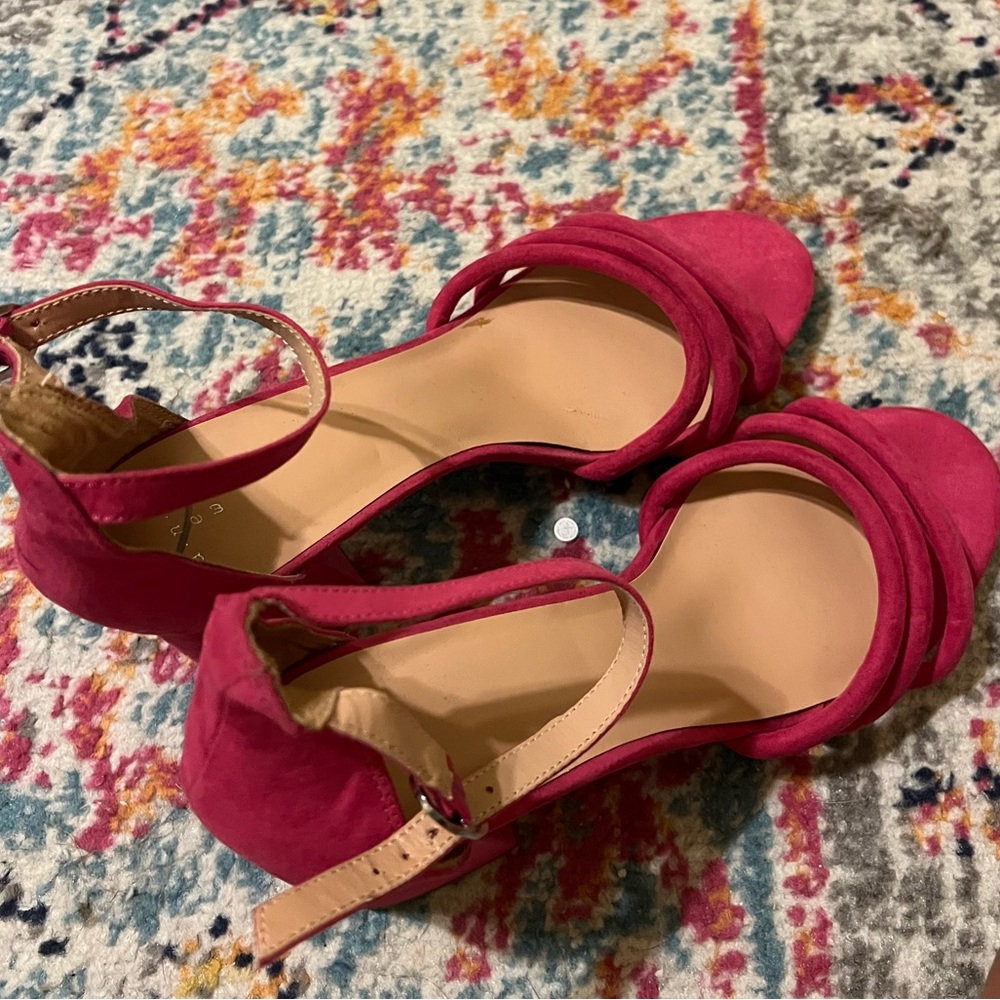 Adorable fuscia heels
